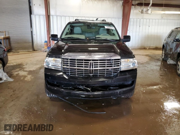 2010 Lincoln Navigator z VIN 5LMJJ2J52AEJ01982, wystawiony jako Copart lot #55949515 z przebiegiem 154 052 mil mil oraz Czysty tytuł • Clean title. Historia ofert i sprzedaży dostępna na DreamBid. Obrazek 5.