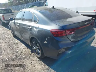 2022 Kia Forte LXS z VIN 3KPF24AD8NE464455, wystawiony jako IAAI lot #41710075 z przebiegiem 44 666 mil mil oraz . Historia ofert i sprzedaży dostępna na DreamBid. Obrazek 3.