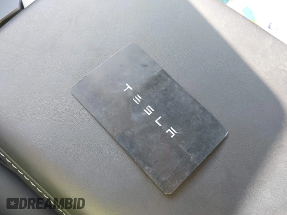 2024 Tesla Model Y z VIN 7SAYGDED8RF158878, wystawiony jako IAAI lot #42514586 z przebiegiem 18 594 mil mil oraz . Historia ofert i sprzedaży dostępna na DreamBid. Obrazek 11.
