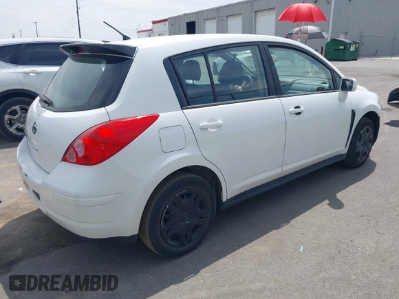 2010 Nissan Versa S z VIN 3N1BC1CP7AL457734, wystawiony jako IAAI lot #42418882 z przebiegiem 194 207 mil mil oraz . Historia ofert i sprzedaży dostępna na DreamBid. Obrazek 4.