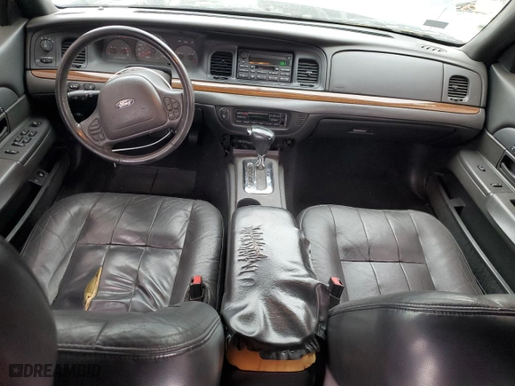 2004 Ford Crown Victoria LX with VIN 2FAHP74W84X135472, listed as a Copart auction lot 84842904 with 225,511 mi miles and Salvage Title. Bid and sale history available at carsss.com. Image 8.