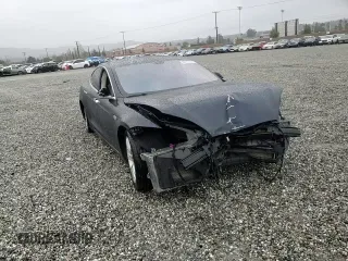 2013 Tesla Model S с VIN 5YJSA1CN5DFP13664, выставлен на аукционе Copart как лот 48177805 с пробегом 116 268 миль миль и Списание • Salvage title. История ставок и продаж доступна на DreamBid. Изображение 11.