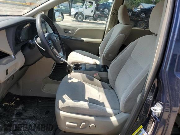 2018 Toyota Sienna LE Auto Access Seat with VIN 5TDKZ3DC5JS937221, listed as a Copart auction lot 59595765 with 118,790 mi miles and Salvage title. Bid and sale history available at DreamBid. Image 7.
