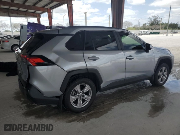 2022 Toyota RAV4 XLE with VIN 2T3W1RFV7NW233780, listed as a Copart auction lot 55099615 with 28,819 mi miles and Non repairable. Bid and sale history available at DreamBid. Image 3.
