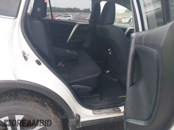 2017 Toyota RAV4 LE с VIN JTMBFREVXHJ126727, выставлен на аукционе IAAI как лот 42587210 с пробегом 111 739 миль миль и . История ставок и продаж доступна на DreamBid. Изображение 8.