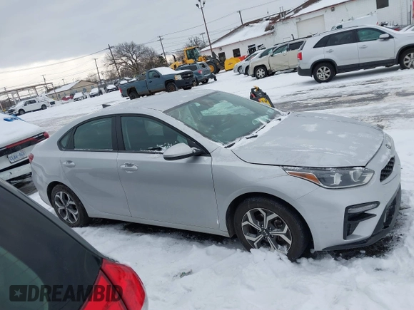 2021 Kia Forte LXS with VIN 3KPF24ADXME405132, listed as a IAAI auction lot 41532767 with 31,793 mi miles. Bid and sale history available at carsss.com. Image 13.
