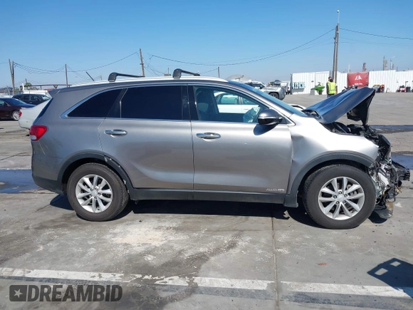 2018 Kia Sorento LX V6 with VIN 5XYPGDA57JG344609, listed as a IAAI auction lot 41626989 with 1 mi miles. Bid and sale history available at carsss.com. Image 13.