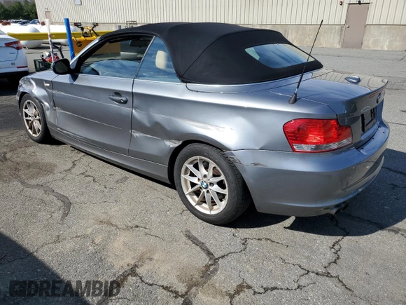 2011 BMW 1 Series 128i z VIN WBAUN1C58BVH83316, wystawiony jako Copart lot #52427935 z przebiegiem 89 781 mil mil oraz Szkoda całkowita • Salvage title. Historia ofert i sprzedaży dostępna na DreamBid. Obrazek 2.