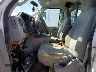2010 Ford Econoline Cargo Commercial z VIN 1FTNE2EW0ADA39892, wystawiony jako Copart lot #75612664 z przebiegiem 250 805 mil mil oraz Nie do naprawy • Non repairable. Historia ofert i sprzedaży dostępna na DreamBid. Obrazek 7.