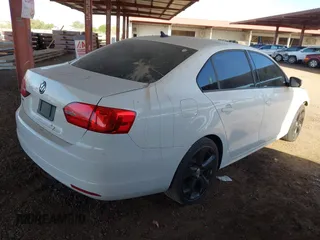 2014 Volkswagen Jetta SE with VIN 3VWD17AJXEM226644, listed as a IAAI auction lot 42717726 with 178,279 mi miles and . Bid and sale history available at DreamBid. Image 4.