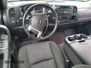 2012 GMC Sierra 2500HD SLE z VIN 1GT220CG3CZ241577, wystawiony jako Copart lot #58050175 z przebiegiem 166 821 mil mil oraz Szkoda całkowita • Salvage title. Historia ofert i sprzedaży dostępna na DreamBid. Obrazek 8.