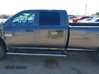 2018 Ram 2500 Tradesman z VIN 3C6UR5HL8JG283609, wystawiony jako IAAI lot #42491762 z przebiegiem 139 492 mil mil oraz . Historia ofert i sprzedaży dostępna na DreamBid. Obrazek 15.
