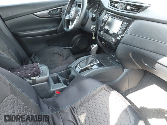 2019 Nissan Rogue SL with VIN 5N1AT2MV5KC829785, listed as a IAAI auction lot 42033567 with 77,907 mi miles and . Bid and sale history available at carsss.com. Image 5.