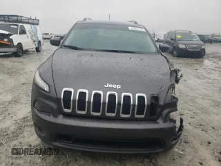 2016 Jeep Cherokee Altitude with VIN 1C4PJLCS2GW190661, listed as a Copart auction lot 45051135 with 70,294 mi miles and Salvage Title. Bid and sale history available at carsss.com. Image 5.