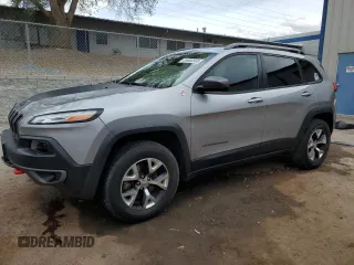 2015 Jeep Cherokee Trailhawk z VIN 1C4PJMBS5FW750887, wystawiony jako Copart lot #55653695 z przebiegiem 46 136 mil mil oraz Szkoda całkowita • Salvage title. Historia ofert i sprzedaży dostępna na DreamBid. Obrazek 1.