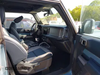 2023 Ford Bronco с VIN 1FMDE5CP0PLB85857, выставлен на аукционе IAAI как лот 42195848 с пробегом 12 446 миль миль и . История ставок и продаж доступна на DreamBid. Изображение 5.