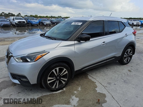 2020 Nissan Kicks SR z VIN 3N1CP5DV7LL532884, wystawiony jako Copart lot #58749755 z przebiegiem 78 846 mil mil oraz Czysty tytuł • Clean title. Historia ofert i sprzedaży dostępna na DreamBid. Obrazek 1.