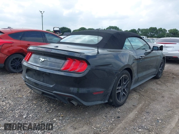 2021 Ford Mustang EcoBoost z VIN 1FATP8UH2M5120226, wystawiony jako IAAI lot #42164009 z przebiegiem 85 571 mil mil oraz . Historia ofert i sprzedaży dostępna na DreamBid. Obrazek 4.