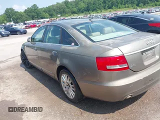 2007 Audi A6 z VIN WAUDV74F77N054612, wystawiony jako IAAI lot #42399517 z przebiegiem 137 577 mil mil oraz . Historia ofert i sprzedaży dostępna na DreamBid. Obrazek 3.