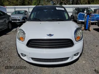 2011 MINI Countryman with VIN WMWZB3C56BWM00040, listed as a Copart auction lot 48660435 with 146,607 mi miles and Salvage title. Bid and sale history available at DreamBid. Image 5.