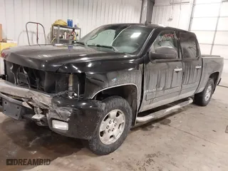 2008 Chevrolet Silverado 1500 LTZ with VIN 3GCEK13M98G106653, listed as a IAAI auction lot 41575197 with 198,114 mi miles. Bid and sale history available at carsss.com. Image 17.