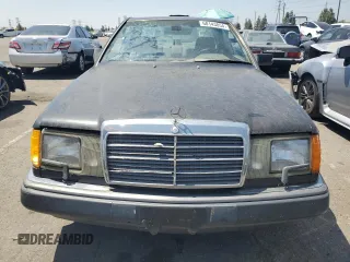 1990 Mercedes-Benz 300 with VIN WDBEA51D2LB091135, listed as a Copart auction lot 60143854 with 181,343 mi miles and Clean Title. Bid and sale history available at carsss.com. Image 5.