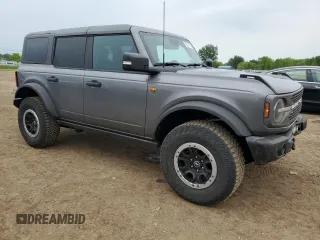 2023 Ford Bronco с VIN 1FMEE5DP8PLB53323, выставлен на аукционе Copart как лот 60020625 с пробегом 23 987 миль миль и Списание • Salvage title. История ставок и продаж доступна на DreamBid. Изображение 4.