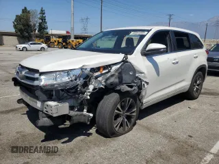 2018 Toyota Highlander LE with VIN 5TDZZRFH0JS287157, listed as a Copart auction lot 64068185 with 71,005 mi miles and Clean title. Bid and sale history available at DreamBid. Image 1.