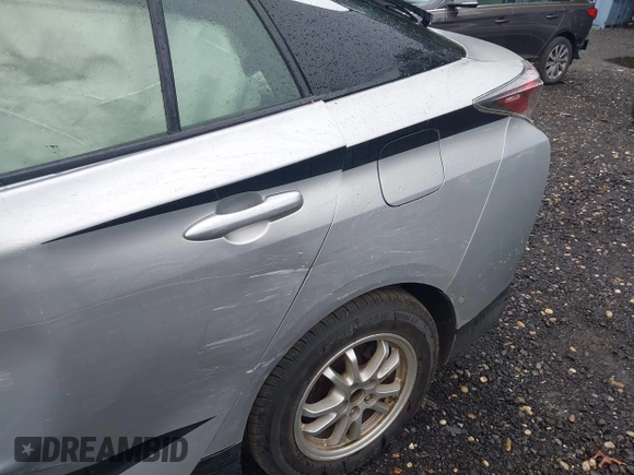 2017 Toyota Prius Two with VIN JTDKBRFU9H3047622, listed as a IAAI auction lot 42690230 with 152,030 mi miles and . Bid and sale history available at DreamBid. Image 19.