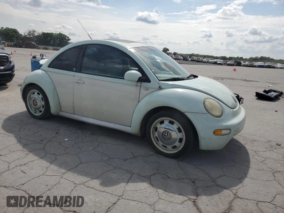 2001 Volkswagen Beetle GLS z VIN 3VWCD21C51M447957, wystawiony jako Copart lot #59517765 z przebiegiem 145 484 mil mil oraz Szkoda całkowita • Salvage title. Historia ofert i sprzedaży dostępna na DreamBid. Obrazek 4.