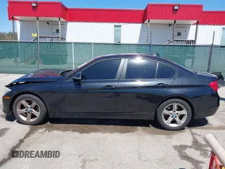 2013 BMW 3 Series 328i z VIN WBA3C1C56DF438426, wystawiony jako IAAI lot #42052101 z przebiegiem 180 524 mil mil oraz . Historia ofert i sprzedaży dostępna na DreamBid. Obrazek 14.