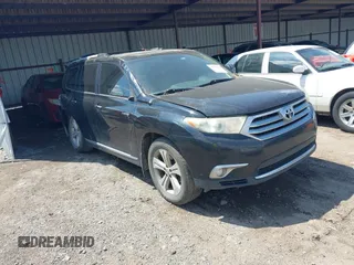 2013 Toyota Highlander Limited z VIN 5TDDK3EH1DS184444, wystawiony jako IAAI lot #42237051 z przebiegiem 247 444 mil mil oraz . Historia ofert i sprzedaży dostępna na DreamBid. Obrazek 1.