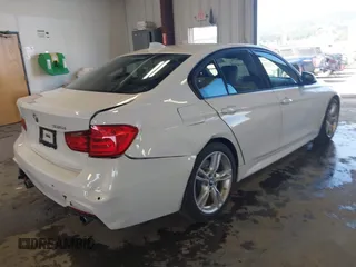 2015 BMW 3 Series 335i z VIN WBA3A9G58FNN73480, wystawiony jako IAAI lot #42116761 z przebiegiem 50 879 mil mil oraz . Historia ofert i sprzedaży dostępna na DreamBid. Obrazek 4.
