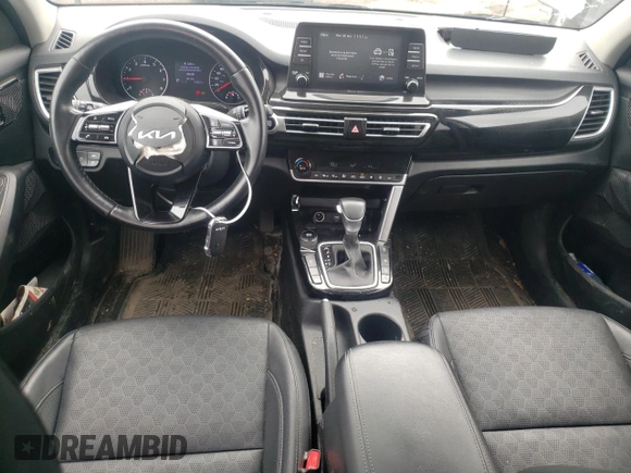 2022 Kia Seltos S with VIN KNDEUCAA7N7247811, listed as a Copart auction lot 57152425 with 67,827 mi miles and Salvage title. Bid and sale history available at DreamBid. Image 8.