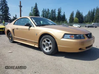 2000 Ford Mustang with VIN 1FAFP4041YF220522, listed as a IAAI auction lot 42090499 with 190,182 mi miles. Bid and sale history available at carsss.com. Image 1.