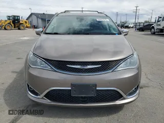 2017 Chrysler Pacifica Limited z VIN 2C4RC1GG5HR759865, wystawiony jako Copart lot #56431515 z przebiegiem 93 473 mil mil oraz Szkoda całkowita • Salvage title. Historia ofert i sprzedaży dostępna na DreamBid. Obrazek 5.