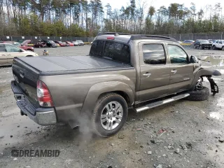 2015 Toyota Tacoma with VIN 3TMLU4EN4FM195426, listed as a Copart auction lot 86599744 with 136,461 mi miles and Salvage Title. Bid and sale history available at carsss.com. Image 3.