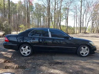 2005 Lexus LS 430 with VIN JTHBN36F355013969, listed as a IAAI auction lot 41887437 with 232,163 mi miles. Bid and sale history available at carsss.com. Image 14.
