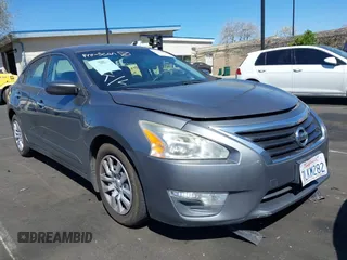 2015 Nissan Altima 2.5 S with VIN 1N4AL3AP4FN872532, listed as a IAAI auction lot 42019528 with 164,966 mi miles. Bid and sale history available at carsss.com. Image 1.