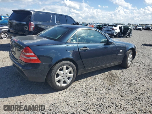 1998 Mercedes-Benz SLK 230/320 z VIN WDBKK47F9WF019235, wystawiony jako Copart lot #46457955 z przebiegiem Nie podano mil oraz Nie do naprawy • Non repairable. Historia ofert i sprzedaży dostępna na DreamBid. Obrazek 3.