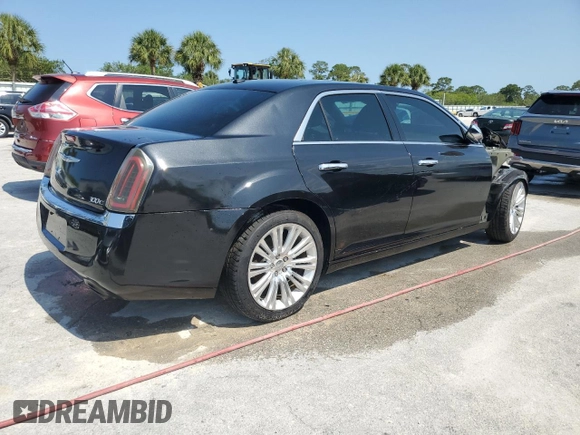 2011 Chrysler 300 C z VIN 2C3CA6CT1BH514624, wystawiony jako Copart lot #54849915 z przebiegiem 103 879 mil mil oraz Szkoda całkowita • Salvage title. Historia ofert i sprzedaży dostępna na DreamBid. Obrazek 3.