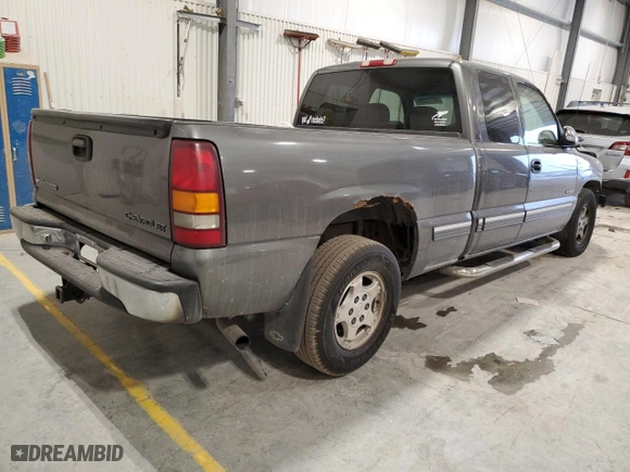 2000 Chevrolet Silverado 1500 LS with VIN 1GCEC19T8YZ113332, listed as a Copart auction lot 44770385 with 0 mi miles and Salvage Title. Bid and sale history available at carsss.com. Image 3.