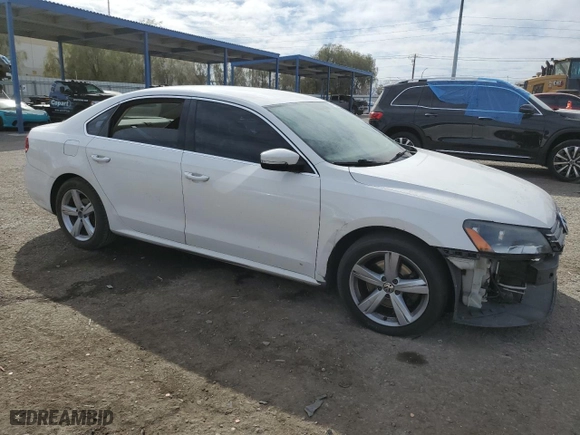 2013 Volkswagen Passat SE with VIN 1VWBP7A35DC016573, listed as a Copart auction lot 47495015 with 137,450 mi miles and Salvage Title. Bid and sale history available at carsss.com. Image 4.