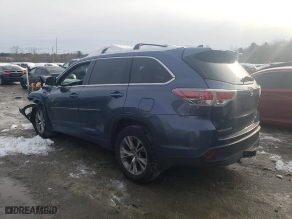 2014 Toyota Highlander XLE with VIN 5TDJKRFH6ES058215, listed as a Copart auction lot 44928525 with 0 mi miles and Clean Title. Bid and sale history available at carsss.com. Image 2.