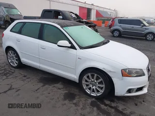 2012 Audi A3 Premium Plus z VIN WAUPEAFM9CA043652, wystawiony jako IAAI lot #40831392 z przebiegiem 130 861 mil mil oraz . Historia ofert i sprzedaży dostępna na DreamBid. Obrazek 1.