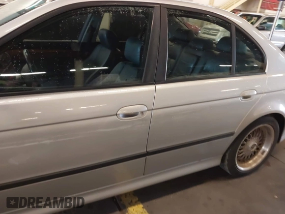 2000 BMW 5 Series 528iA with VIN WBADM6343YGU29947, listed as a IAAI auction lot 40979995 with 191,475 mi miles. Bid and sale history available at carsss.com. Image 12.