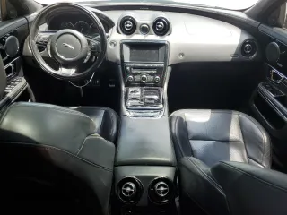 2015 Jaguar XJ с VIN SAJWJ1CD9F8V83885, выставлен на аукционе Copart как лот 58016335 с пробегом 81 794 миль миль и Чистый • Clean title. История ставок и продаж доступна на DreamBid. Изображение 8.