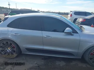 2015 Porsche Macan Turbo z VIN WP1AF2A5XFLB95717, wystawiony jako IAAI lot #41354991 z przebiegiem 122 663 mil mil oraz . Historia ofert i sprzedaży dostępna na DreamBid. Obrazek 13.