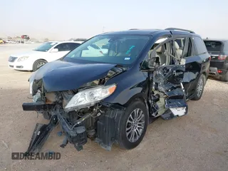 2019 Toyota Sienna XLE Auto Access Seat with VIN 5TDYZ3DCXKS986393, listed as a IAAI auction lot 41451840 with 93,424 mi miles. Bid and sale history available at carsss.com. Image 19.