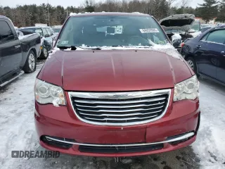 2016 Chrysler Town & Country Limited Platinum with VIN 2C4RC1GG8GR121964, listed as a Copart auction lot 89053505 with 204,277 mi miles and Salvage Title. Bid and sale history available at carsss.com. Image 5.